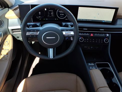 Certified 2025 Hyundai Sonata Limited image 18