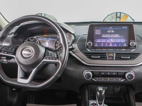 Used 2024 Nissan Altima 2.5 SR image 17