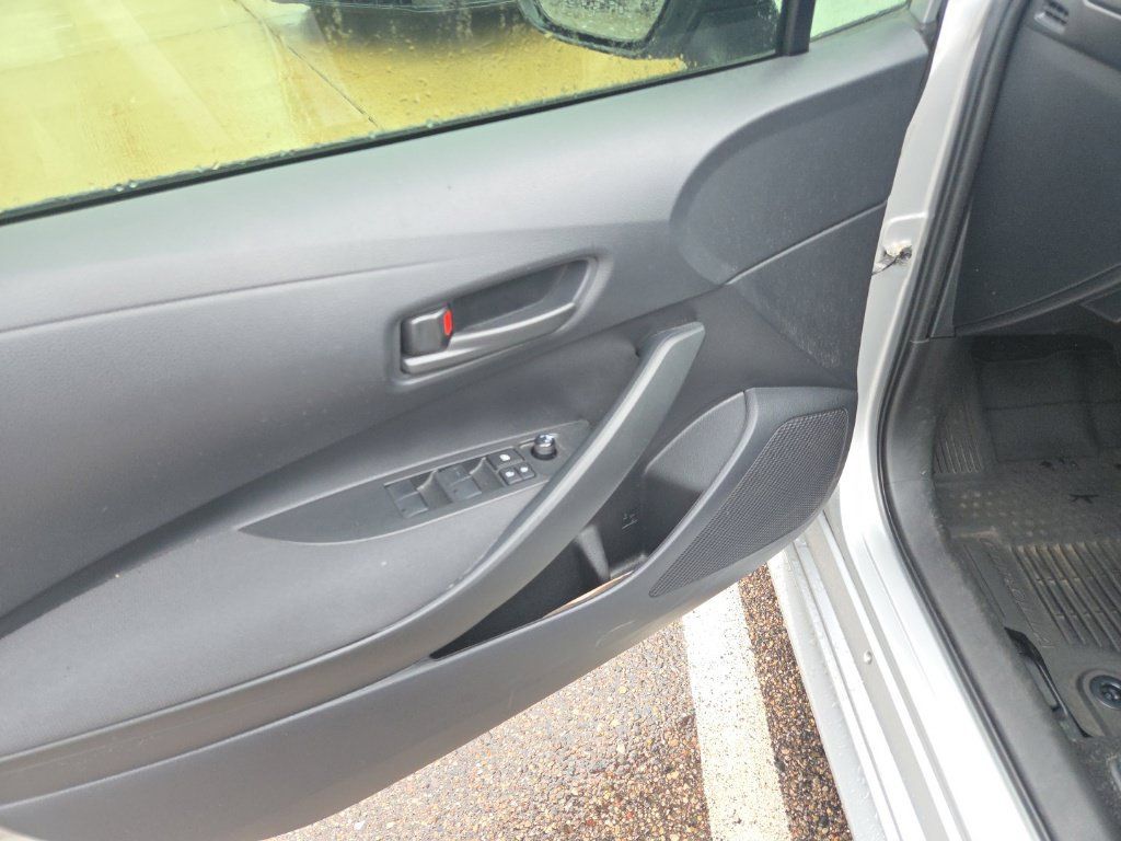 Used 2023 Toyota Corolla LE FWD image 12