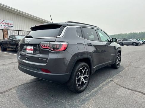Used 2024 Jeep Compass Limited AWD/4WD image 8