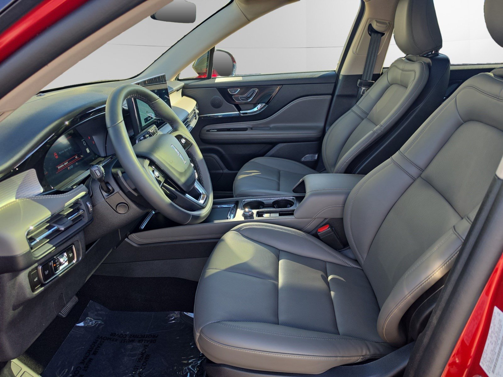 Certified 2025 Lincoln Corsair AWD w/ Equipment Group 101A image 9