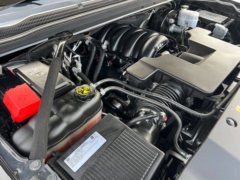 Used 2020 Chevrolet Suburban LT image 32