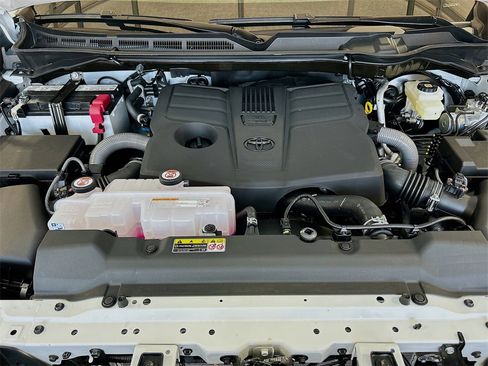 Used 2026 Toyota Tundra SR image 8