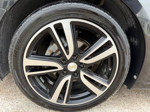 Used 2011 Chevrolet Cruze LTZ FWD image 20