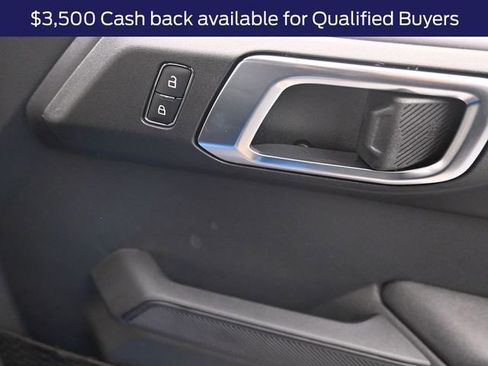 New 2025 Ford Bronco Badlands image 15