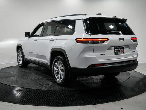 Used 2023 Jeep Grand Cherokee L Limited w/ Luxury Tech Group II AWD/4WD image 6