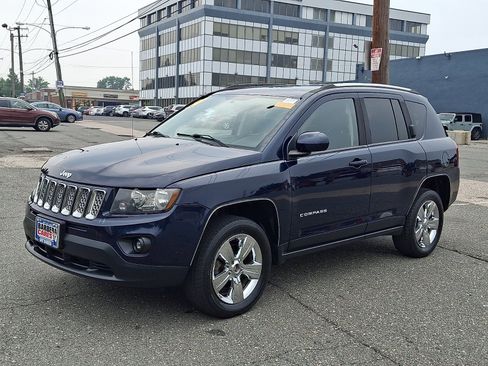 Used 2014 Jeep Compass Latitude FWD image 3