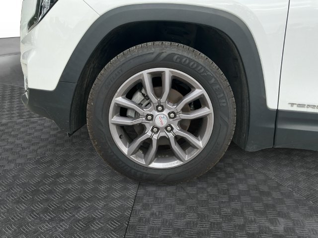 Used 2023 GMC Terrain SLT AWD/4WD image 15