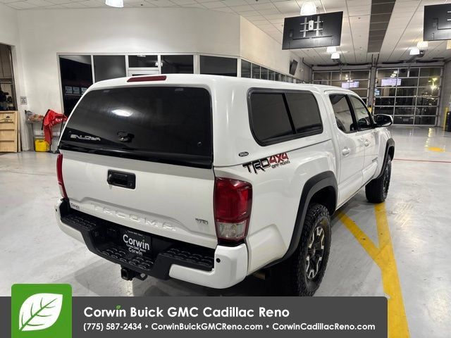 Used 2017 Toyota Tacoma TRD Off-Road AWD/4WD image 8