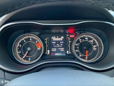 Used 2021 Jeep Cherokee Latitude Plus image 24