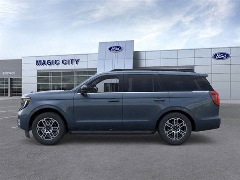 New 2025 Ford Expedition Active image 3