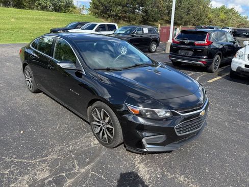 Used 2016 Chevrolet Malibu LT w/ Leather Package FWD image 4