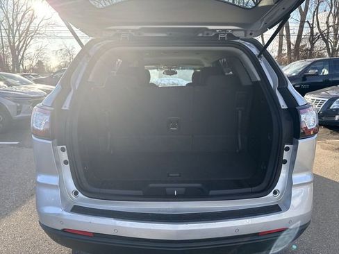 Used 2017 Chevrolet Traverse LT w/ Style and Technology Package image 16