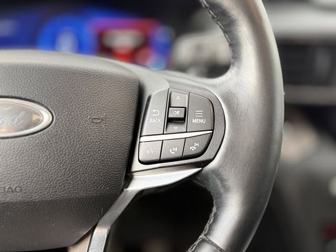 Used 2020 Ford Explorer Platinum w/ Premium Technology Package image 18