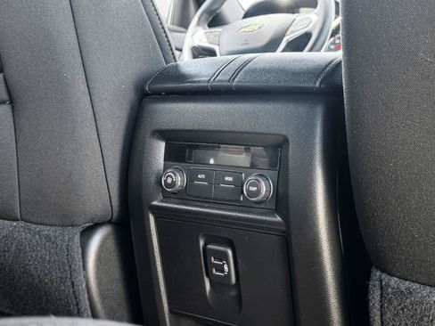 Used 2023 Chevrolet Traverse LT w/ Rear Camera Mirror Package AWD/4WD image 22