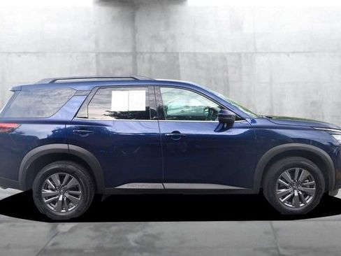 Certified 2025 Nissan Pathfinder SV AWD/4WD image 5