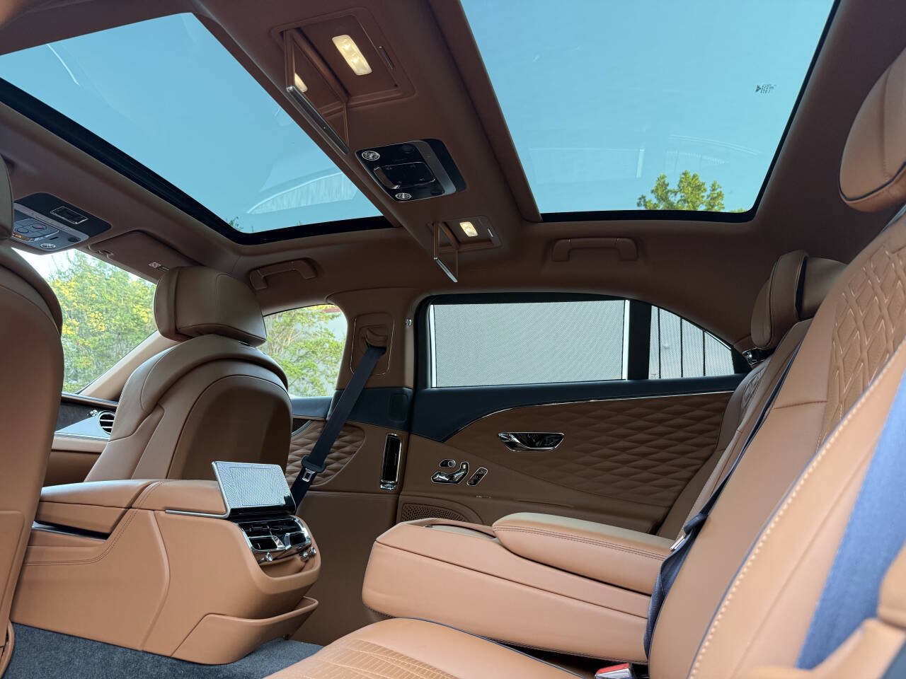 Used 2022 Bentley Flying Spur V8 AWD/4WD image 22