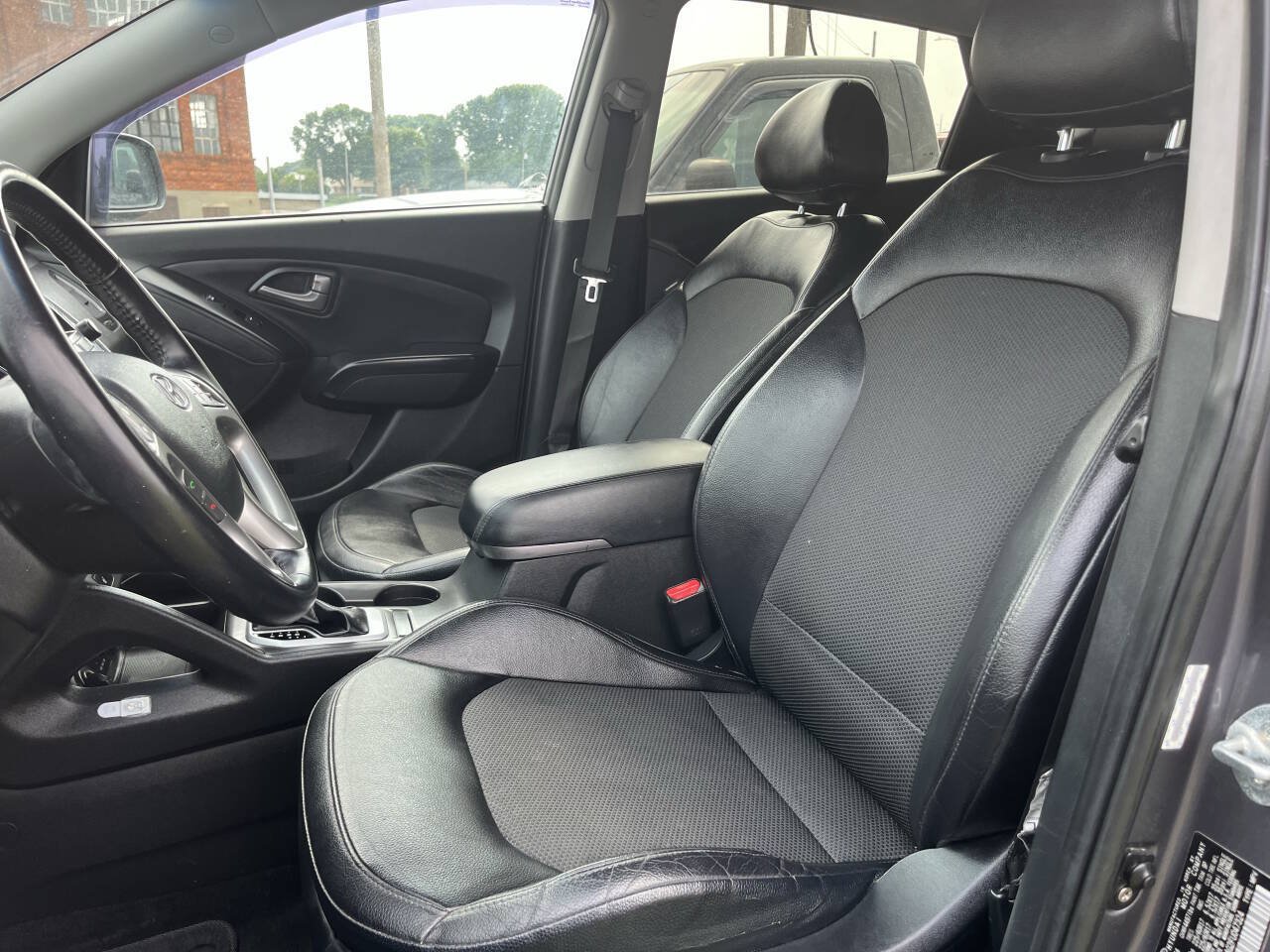 Used 2015 Hyundai Tucson SE FWD image 19