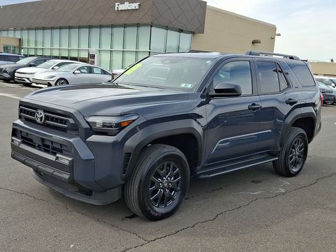 Used 2025 Toyota 4Runner SR5 image 3