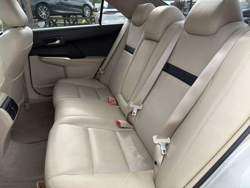 Used 2014 Toyota Camry XLE w/ Convenience Package FWD image 26