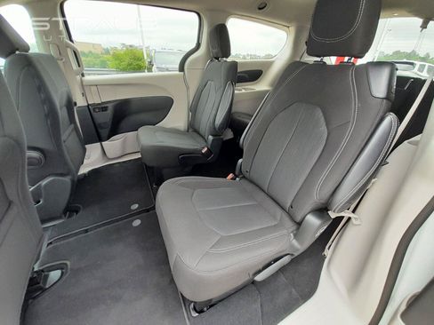 Used 2023 Chrysler Voyager LX FWD image 37