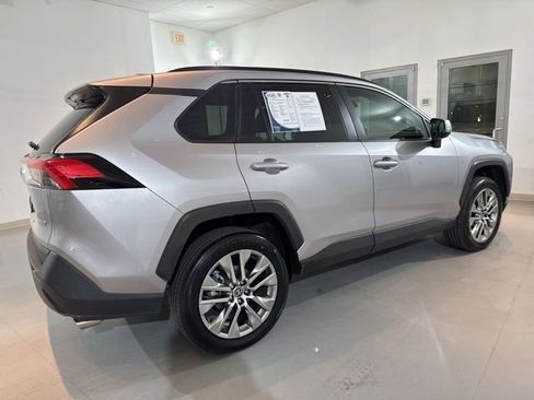 Used 2023 Toyota RAV4 XLE Premium image 18