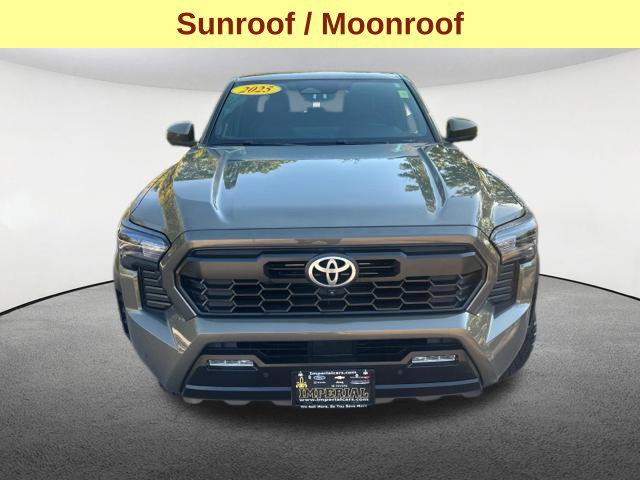 Used 2025 Toyota Tacoma TRD Off-Road w/ TRD Off Road Premium Package AWD/4WD image 4