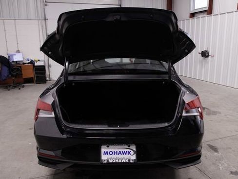 Used 2023 Hyundai Elantra SEL image 21
