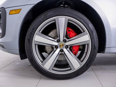 Certified 2022 Porsche Macan S w/ Premium Package Plus AWD/4WD image 30