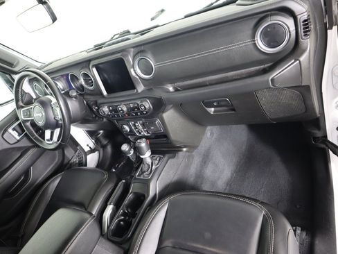 Used 2022 Jeep Wrangler Unlimited Sahara w/ Safety Group AWD/4WD image 11
