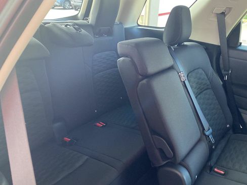 Certified 2025 Nissan Pathfinder SV AWD/4WD image 30
