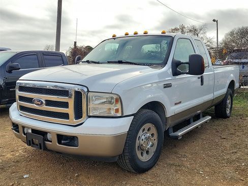 Used 2006 Ford F250 image 2
