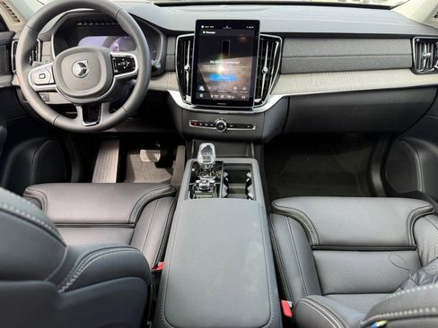 New 2025 Volvo XC90 T8 Ultra w/ Protection Package Premier image 6