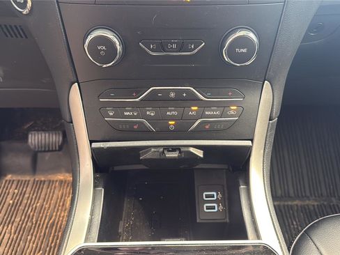 Used 2020 Ford Edge SEL w/ Convenience Package image 21