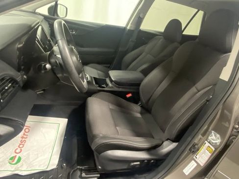 Used 2023 Subaru Outback Premium image 10