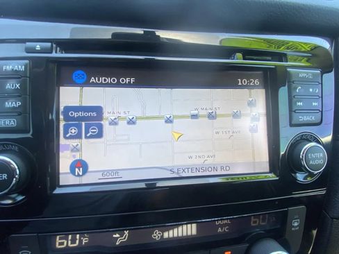 Used 2017 Nissan Rogue SV w/ SV Premium Package FWD image 22