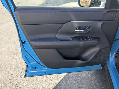 Used 2025 Nissan Kicks SR image 14