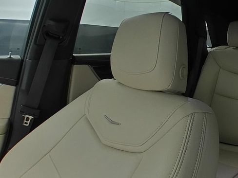 Used 2017 Cadillac XT5 FWD image 9