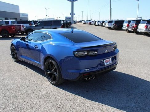 Used 2022 Chevrolet Camaro LT w/ RS Package image 9