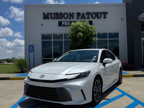 Used 2026 Toyota Camry XLE FWD image 1