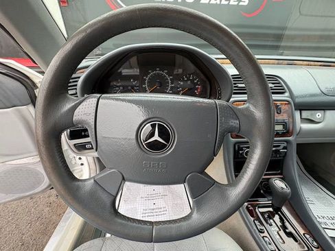 Used 1999 Mercedes-Benz CLK 320 Cabriolet image 18