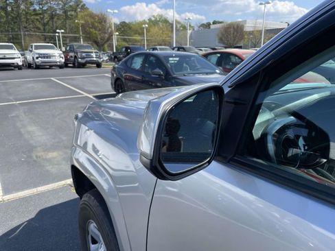 Used 2022 Toyota Tacoma SR5 image 25