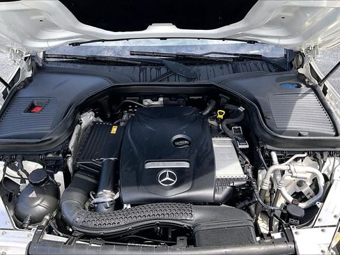 Used 2017 Mercedes-Benz GLC 300 4MATIC image 32