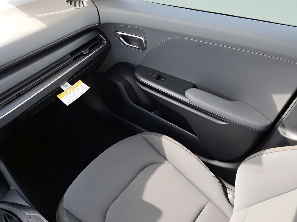 Used 2025 Kia K4 FWD image 17