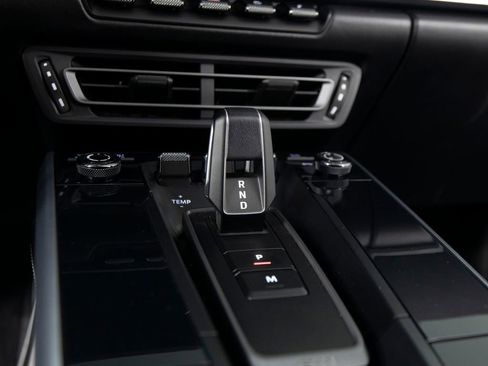 Certified 2022 Porsche 911 Targa 4S AWD/4WD image 32