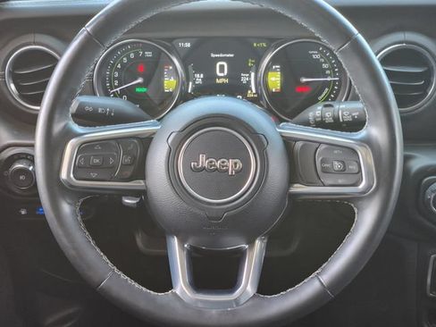 Used 2023 Jeep Wrangler Unlimited Sahara w/ Cold Weather Group AWD/4WD image 27