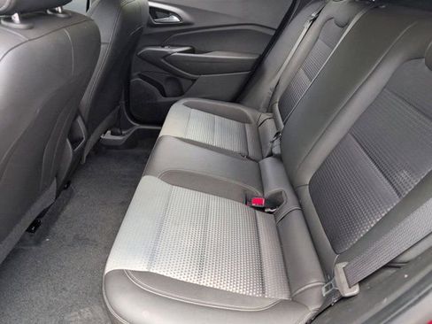 Used 2025 Chevrolet Trax LT w/ LT Convenience Package FWD image 27