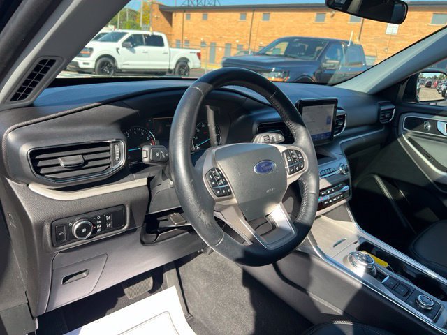 Certified 2023 Ford Explorer XLT w/ Equipment Group 202A AWD/4WD image 7