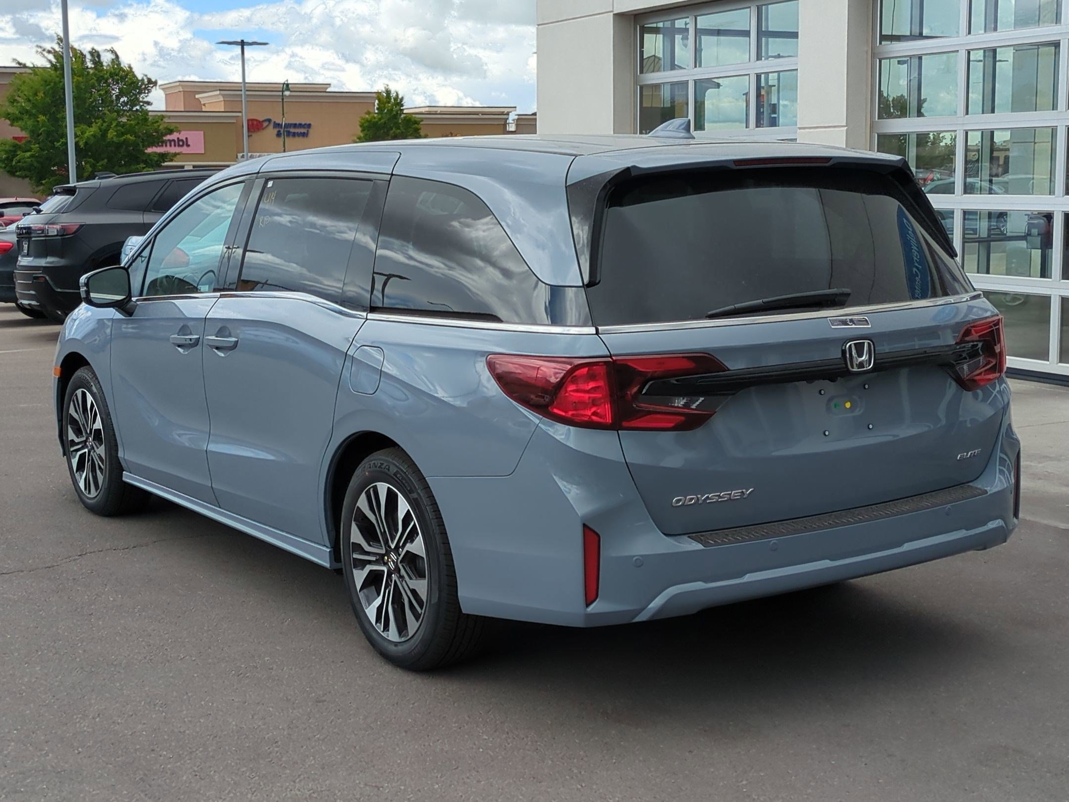 New 2027 Honda Odyssey Elite image 7