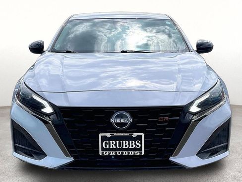 Used 2023 Nissan Altima 2.5 SR FWD image 5